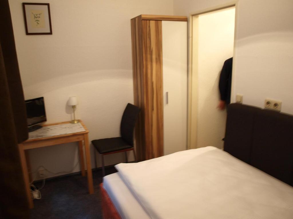 Hotel-Pension Dorma Берлин Стая снимка